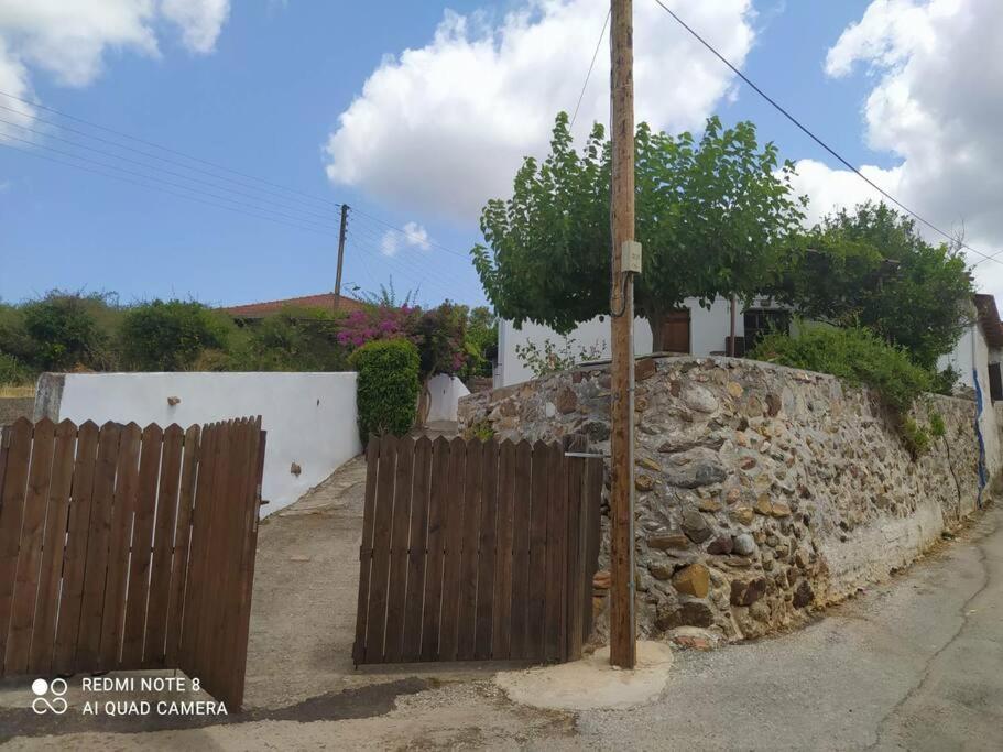 Afrodite'S House-Restaurated Oil Factory Agia  Extérieur photo